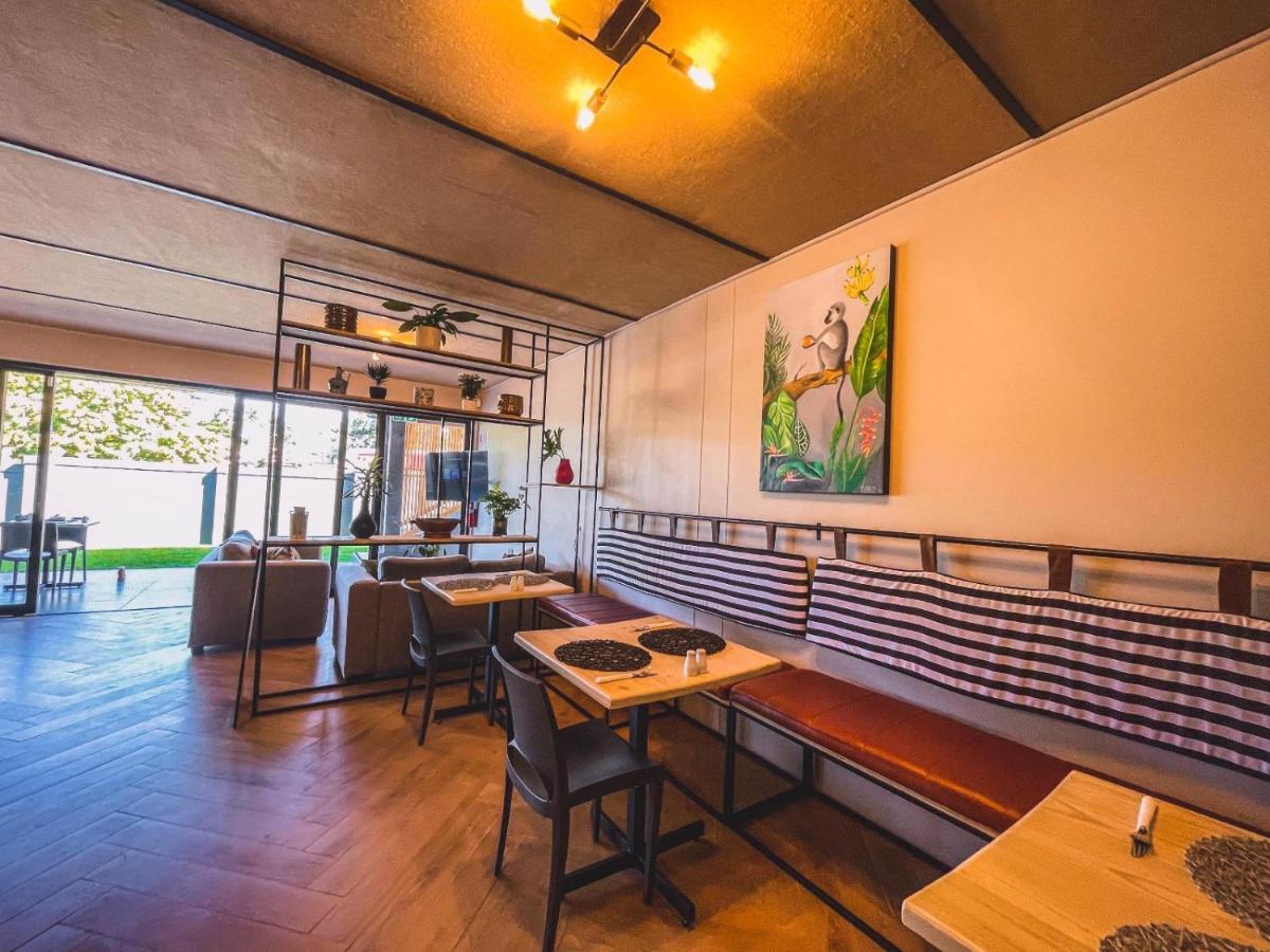 Le Bezz Guesthouse Ballito Eksteriør billede