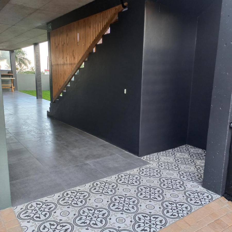 Le Bezz Guesthouse Ballito Eksteriør billede
